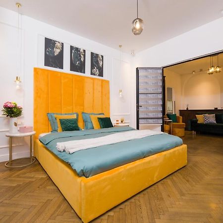 Bucharest Central Apartment Inter Luaran gambar